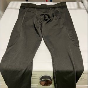 Under armour cold gear leggings olive green sz XL